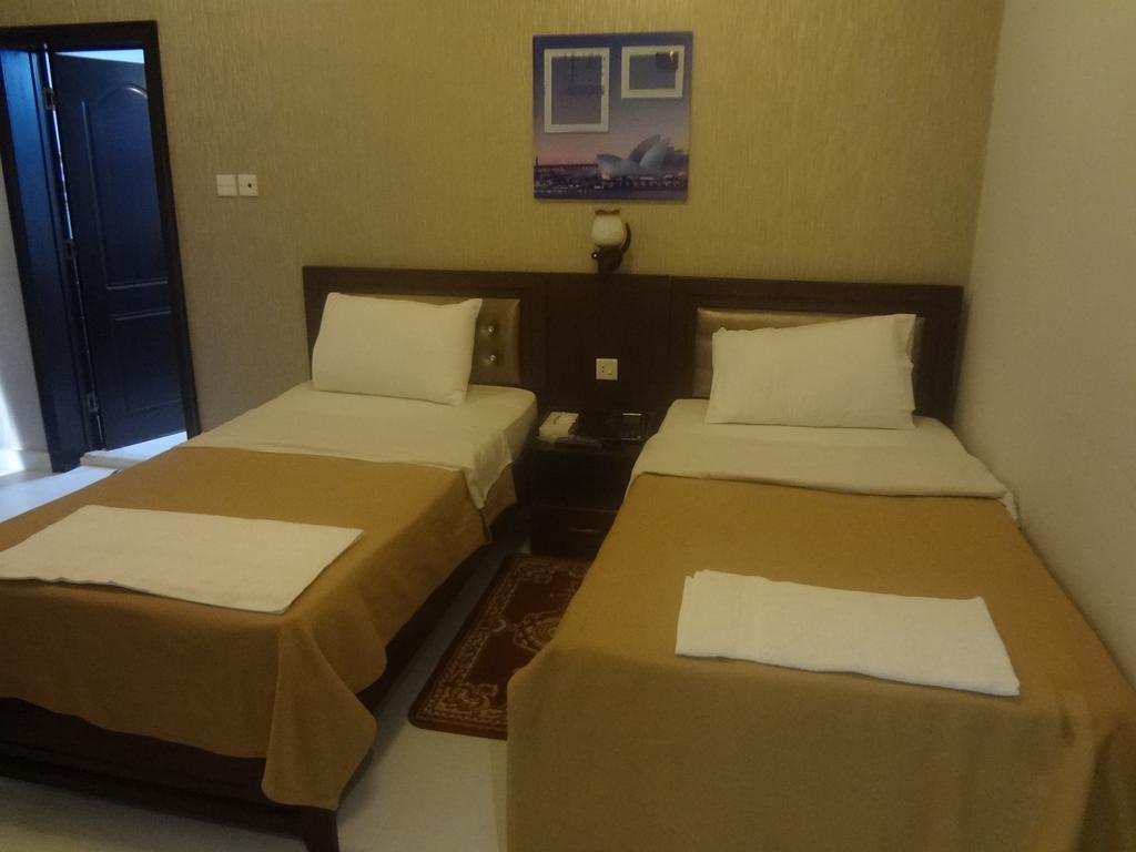 דובאי Al Sabkha Hotel מראה חיצוני תמונה